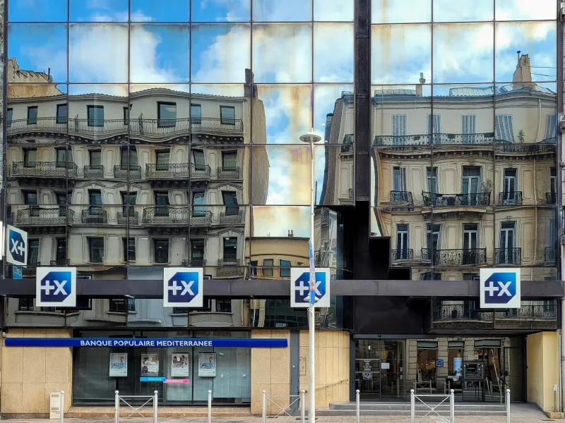 une agence bancaire de la banque populaire à toulon, france, le 13 octobre 2023 photo par laurent coust abacapresscom