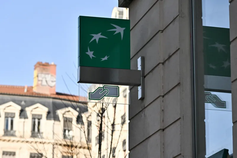 bnp paribas illustration d'enseignes commerciales et de magasins à lyon, france, le 27 janvier 2024 photo par julien reynaud aps-medias abacapresscom