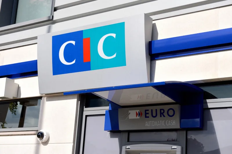 enseigne de la banque cic