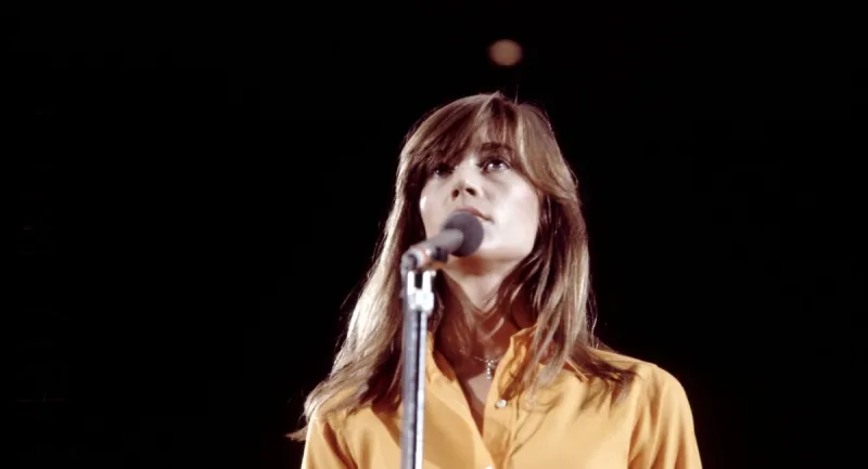 françoise hardy, chanteuse et actrice française, lors d'une apparition à la télévision, sans date, à la fin des années 1970 photo par röhnert dpa abacapresscom