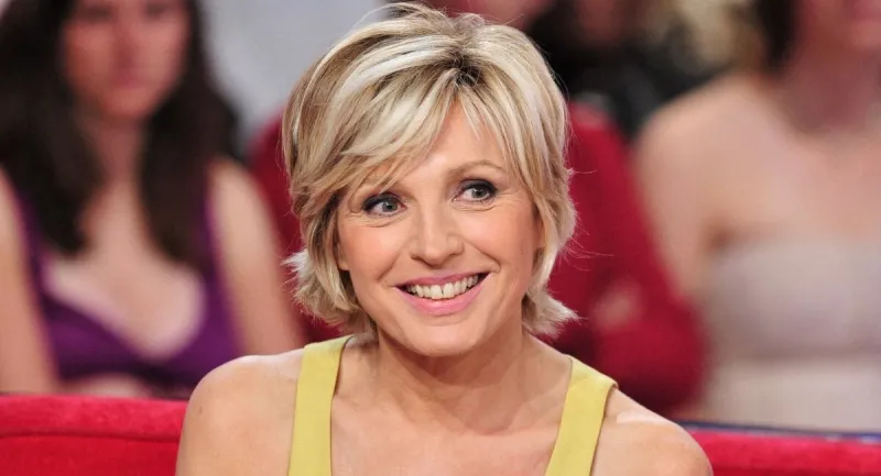 evelyne dheliat lors de l'enregistrement de vivement dimanche le 29 avril 2009 à paris, france photo by max colin abacapresscom