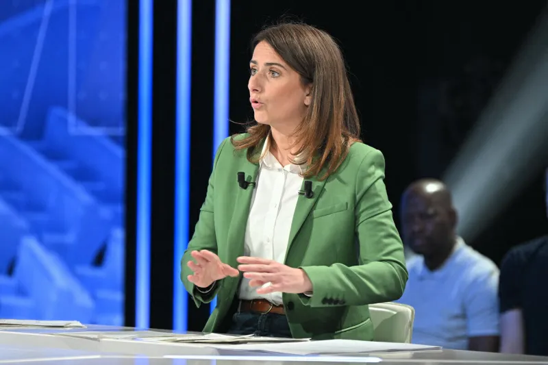 marine tondelier lors d'une interview à bfmtv pendant le second tour des élections législatives françaises à paris, le 3 juillet 2024 photo par eliot blondet abacapresscom