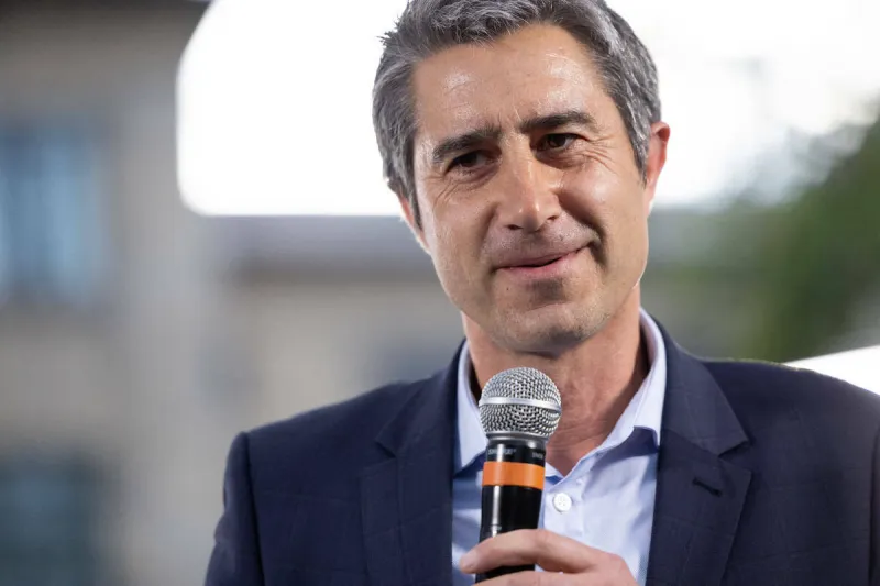 réunion de campagne du nouveau front populaire pour les élections législatives - montreuil