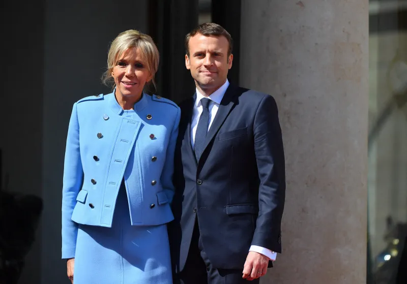 emmanuel macron est officiellement investi président de la république française