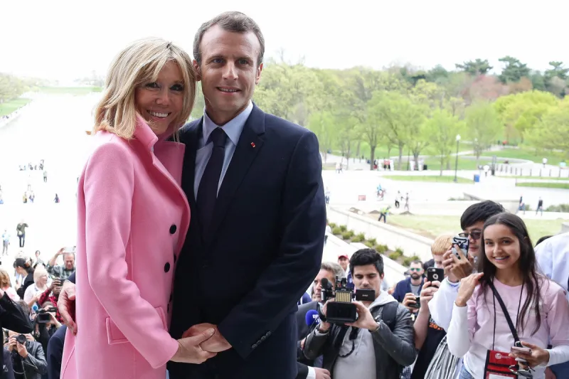 le président macron et son épouse visitent le lincoln memorial - washington