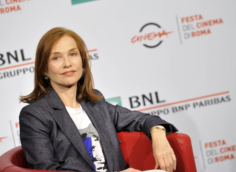 isabelle huppert assiste à un photocall lors du festival du film de rome roma cinema fest 2018 à rome, en italie, le 20 octobre 2018 photo by abacapresscom