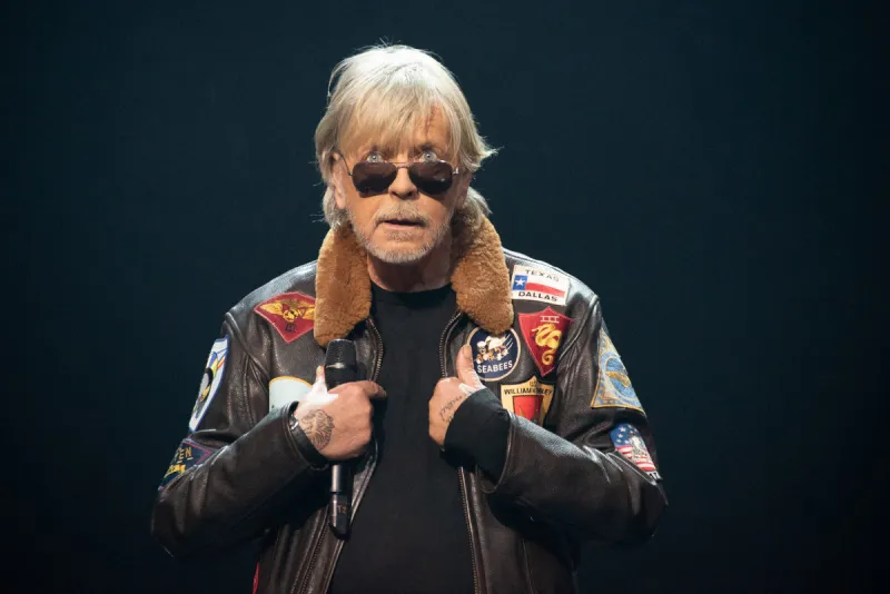 le chanteur renaud laureat du prix special de la sacem lors du grand prix sacem 2018, salle pleyel le 10 décembre 2018, paris, france photo par mireille ampilhac abacapresscom