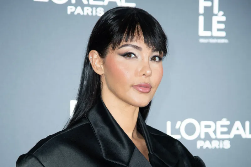 nabilla benattia participe au photocall du défilé le defile l'oreal paris - walk your worth womenswear spring-summer 2025 dans le cadre de la fashion week de paris, à paris, france, le 23 septembre 2024 photo by aurore marechal abacapresscom