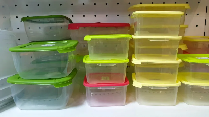 plastic containers, food containers, shelf, shop window