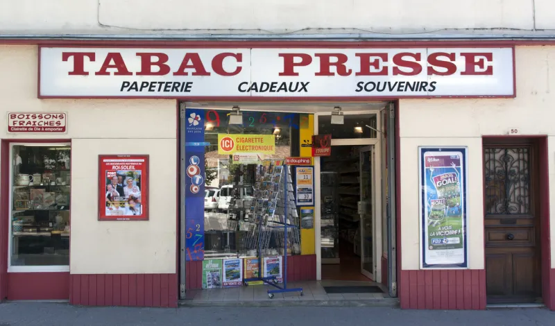 paris , france-september 7, 2015  french store that sells office supplies, souvenis,tabac and newspapers