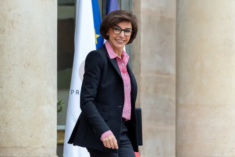 la ministre française de la culture et du patrimoine rachida dati sort après le conseil des ministres hebdomadaire au palais présidentiel de l'elysée à paris le 27 novembre 2024 photo par alexis jumeau abacapresscom