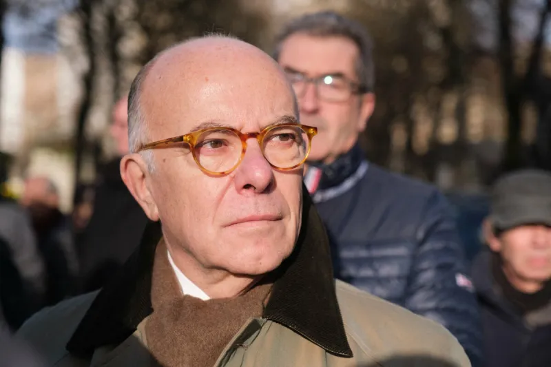 hommage à madeleine riffaud au cimetière du montparnasse - paris