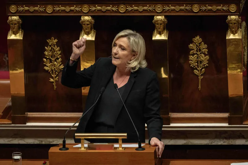 france-paris-pm-barnier-no-confidence vote-ousted