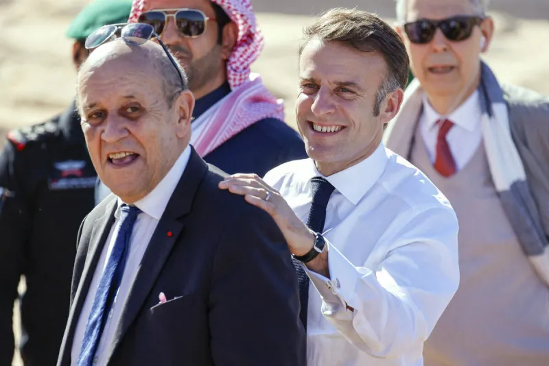 visite du président macron sur le site archéologique d'al-hijr - arabie saoudite