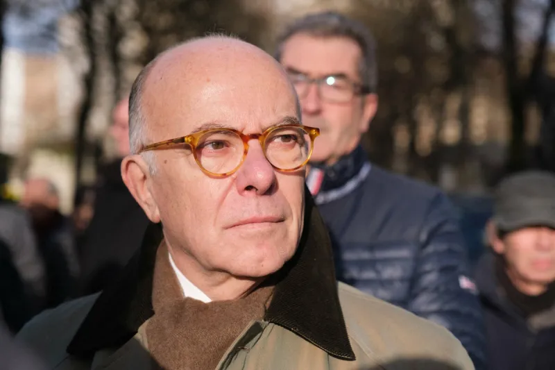 hommage à madeleine riffaud au cimetière du montparnasse - paris