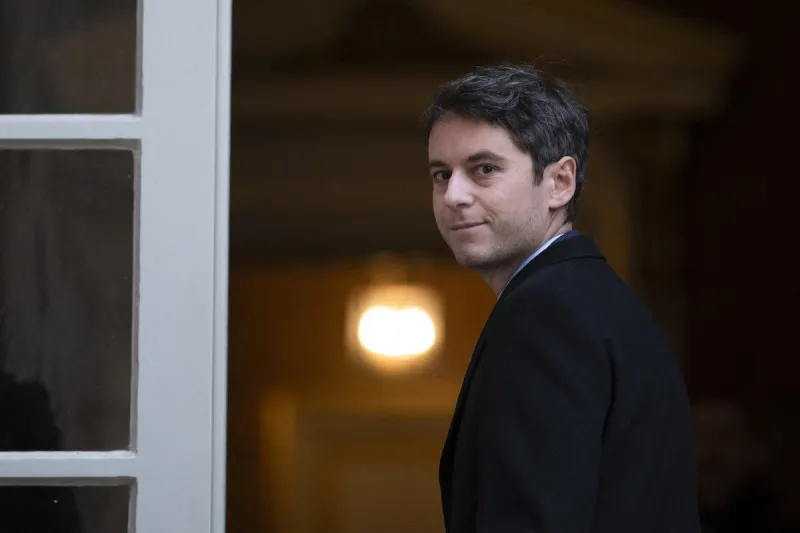 gabriel attal après une rencontre avec le premier ministre français françois bayrou à l'hôtel de matignon, résidence du premier ministre français, à paris le 16 décembre 2024 photo by eliot blondet   abacapresscom