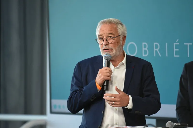 francois rebsamen, président de dijon métropole, intervient lors de la présentation du plan de sobriété énergétique le jeudi 6 octobre 2022 au parc des expositions, porte de versailles, paris, france photo by tomas stevens abacapresscom