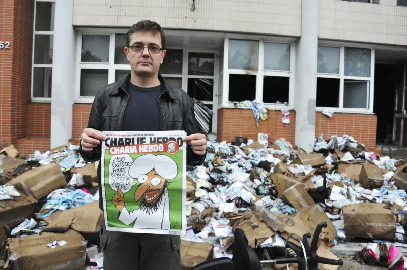 les bureaux de charlie hebdo brûlés à paris