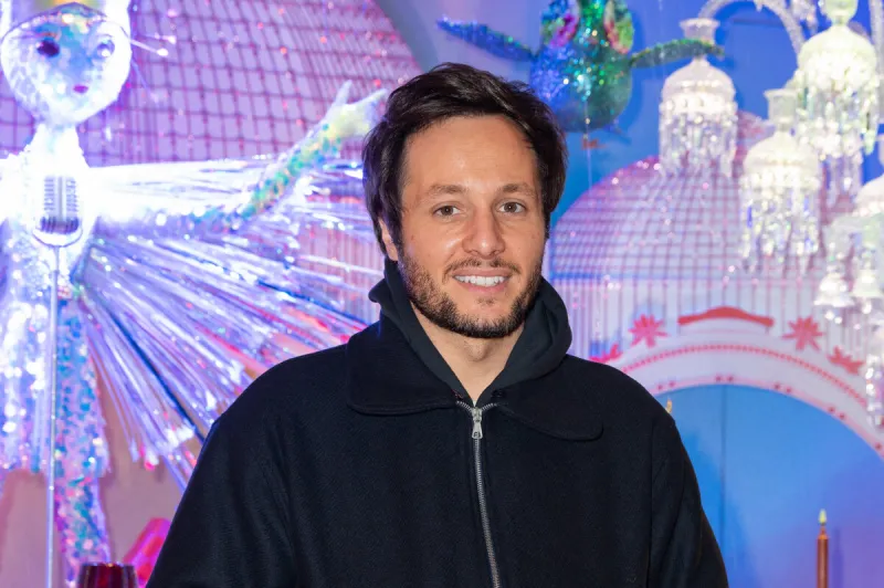 le chanteur vianney assiste à l'inauguration des décorations de noël 'le 130e noel des galeries lafayette', le 14 novembre 2024 à paris, france photo par mireille ampilhac abacapresscom
