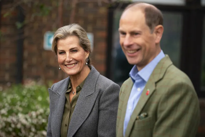 les royaux visitent l'hôpital de stoke mandeville - grande-bretagne