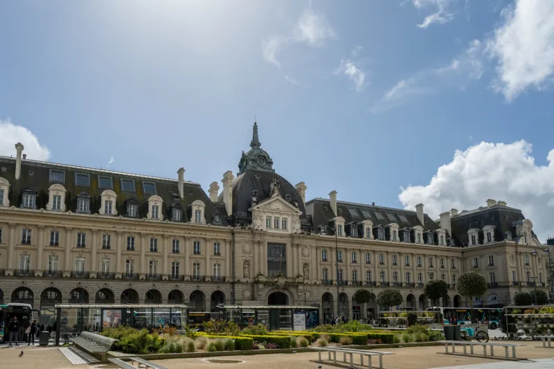 located in the centre of rennes, place de la république connects the city's main streets and commercial areas this square is the intersection of several bus and metro lines, making it an important hub for transport in and out of the city