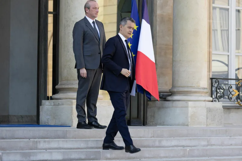 le ministre français de la justice gerald darmanin, le ministre laurent marcangeli quittent après la réunion hebdomadaire du cabinet au palais de l'elysée à paris, le 9 avril 2025 photo by raphael lafargue abacapresscom , 943830 012 paris france