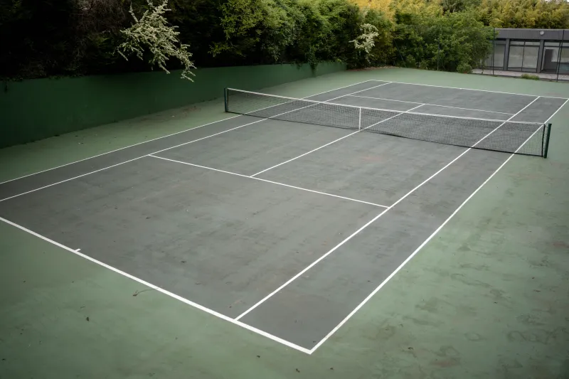 Un court de tennis