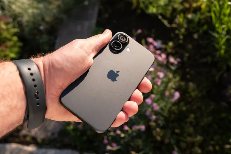 Smartphone au soleil 