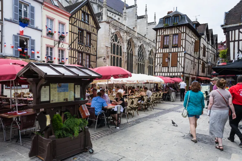 Place Alexandre Israël Troyes