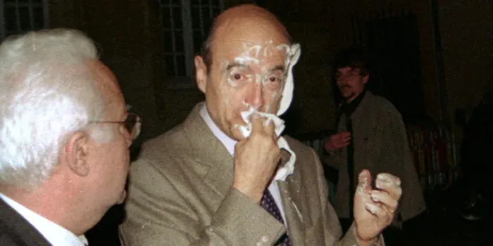 Alain Juppé entarté