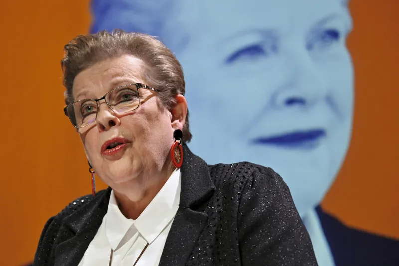 Catherine Trautmann (PS) devance la maire écologiste sortante