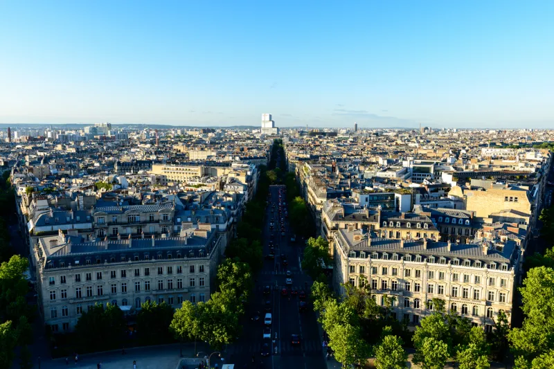 À Paris, une nonagénaire victime d’une violente agression et d’un vol dans son immeuble