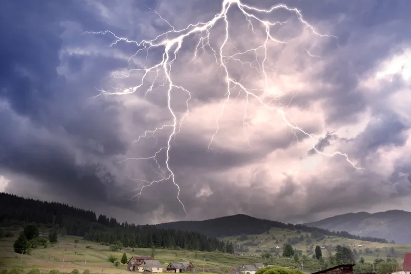 Orages avec éclairs