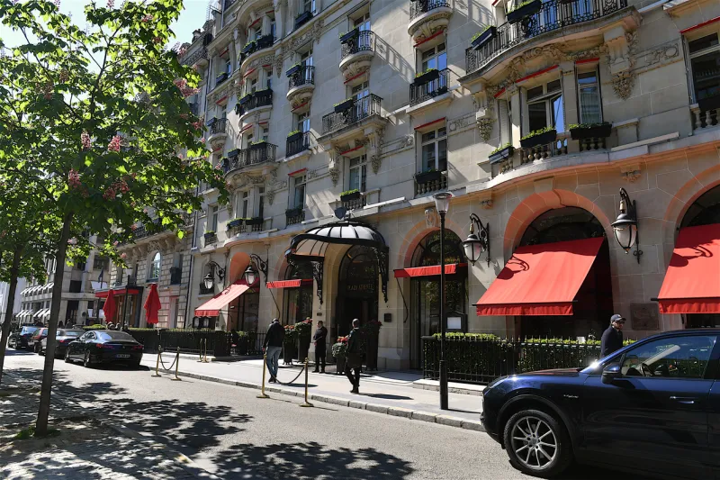 Hôtel Plaza Athénée (Paris)