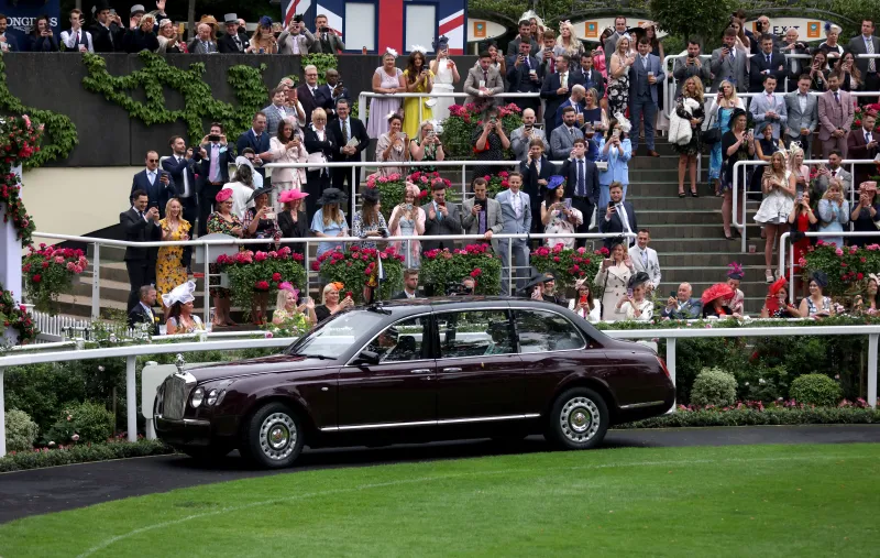 Bentley State Limousine