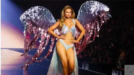 Gigi Hadid, une énergie disco flamboyante