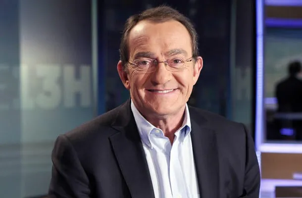 jean-pierre pernaut pose sur son studio le 13 février 2013 à paris afp photo patrick kovarik