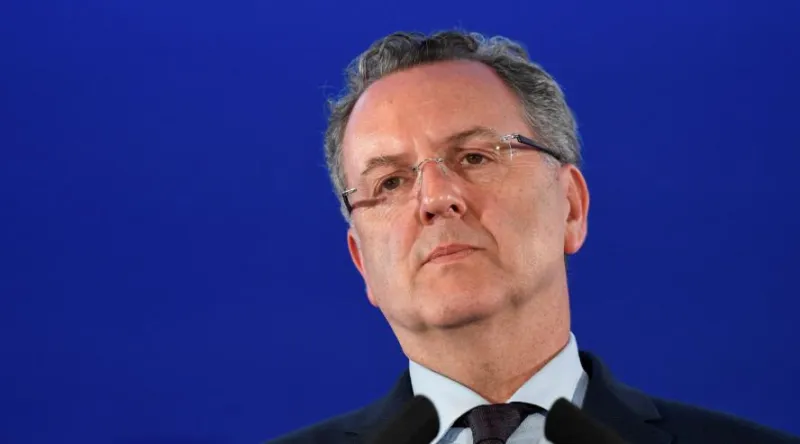 strasbourg, france - 22 septembre, 2013 sncf tgv euroduplex train sur un trajet de strasbourg à paris la deuxième phase du train à grande vitesse entre strasbourg et paris lgv est sera ouverte en