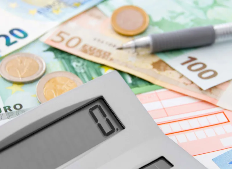 calculator zero and euro close up