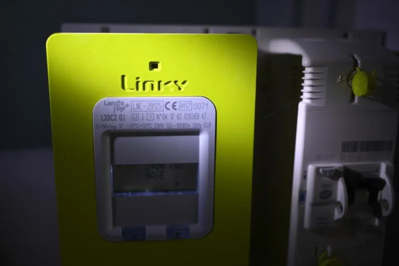 a photo taken on november 24, 2017 shows the 'smart' electriciy meter linky of enedis (french electricity network distribution) in saint-symphorien, western france (photo by damien meyer   afp)