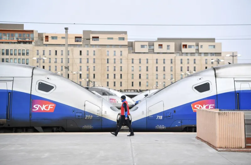 files france transport sncf rail labour strike