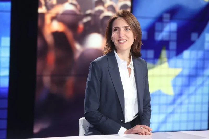 valerie hayer lors de l'émission jordan bardella - valerie hayer, le debat organisée par bfm à paris, france le 02 mai 2024 photo by jerome dominé abacapresscom