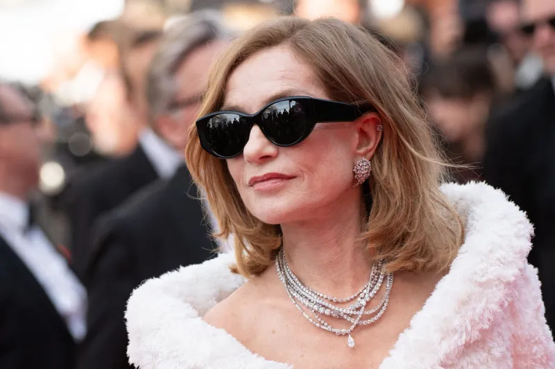 isabelle huppert assiste à la projection de horizon   an american saga dans le cadre du 77ème festival international du film de cannes à cannes, france, le 15 mai 2024 photo par aurore marechal abacapresscom