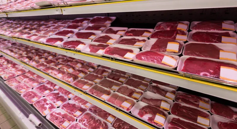 section de viande au supermarché