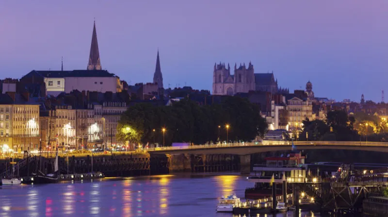 panorama de nantes au lever du soleil nantes, pays de la loire, france