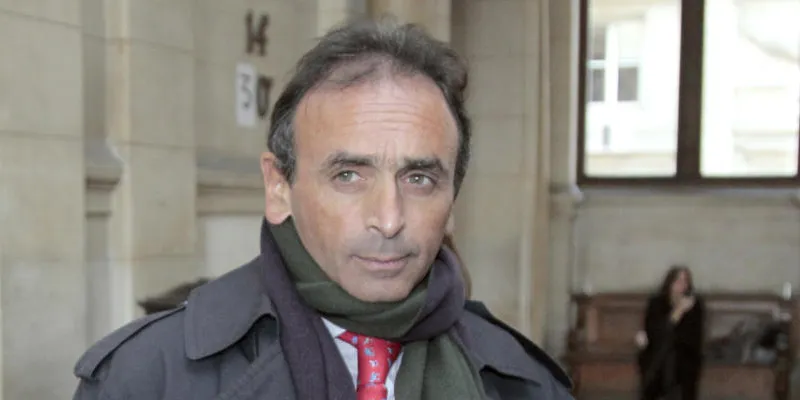 dossiers de politique des médias sociaux en france