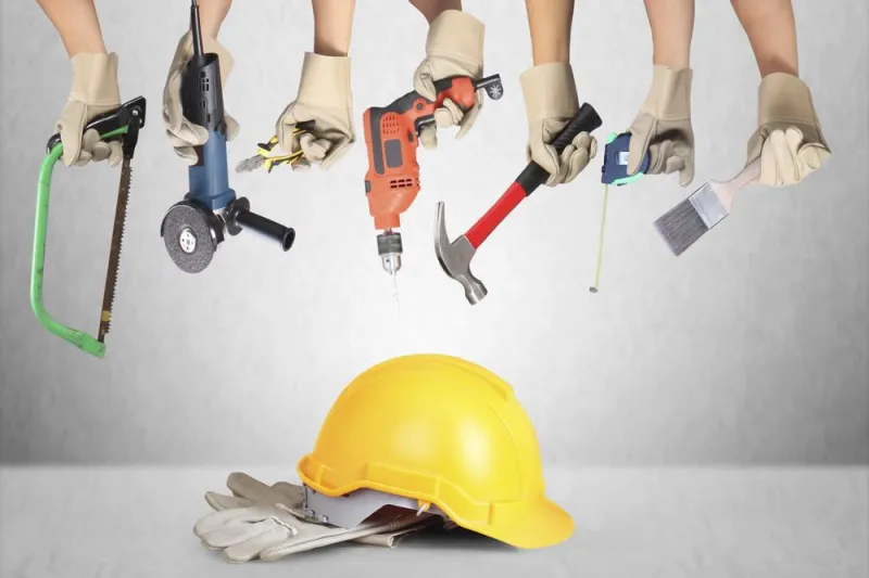 sélection d'outils sous la forme d'une maison, concept de rénovation