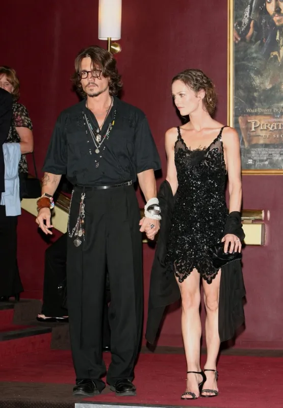 johnny depp vanessa paradis photo by patrick davy abacapresscom , 817603 012 paris france