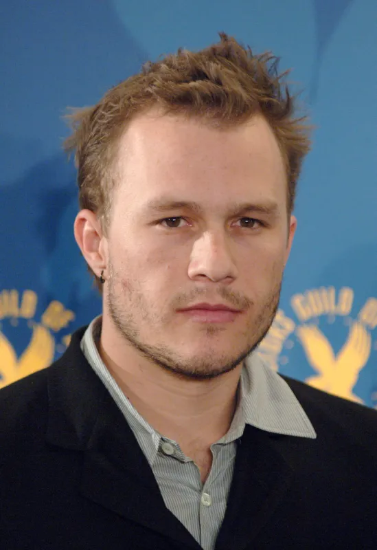 heath ledger pose dans la salle de presse de la 58e édition annuelle des directeurs de la guilde des États-unis los angeles, le 28 janvier 2006 photo par lionel hahn abacapresscom, 90830 27 los angeles
