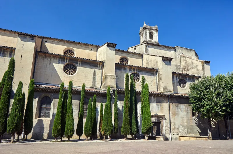 the building with the clock tower in montelimar, france